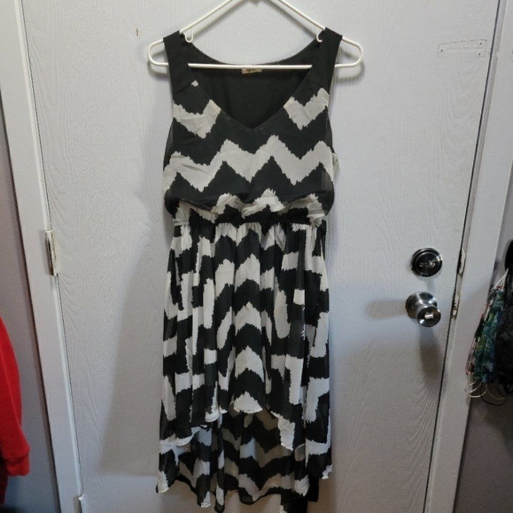 Lily Star Black and White Chevron High Low Dress Size Small